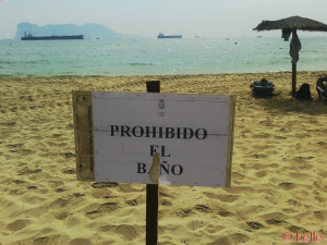 Prohobido el Bano on the Beach of Palmones