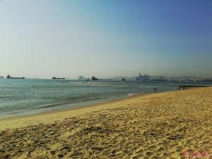 Sandbank zum Strand von Algeciras