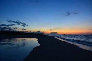 Sonnenuntergang am Strand von Termoli mit dem kleinen „See“, der bei Flut immer gefüllt wird. Die Sonne war allerdings schon untergegangen gewesen – wir waren etwas zu spät :/