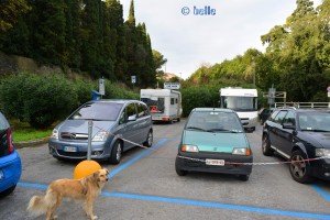 Parking für Camper in Arenzano – die meisten wurden von PKW's belegt...