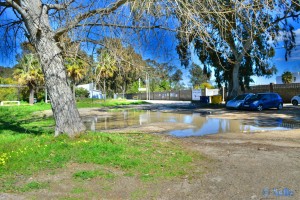 ...aber auch hier – ein kleines Schwimmbad... Parking at the Torre Vigía de ENTRE RÌOS Palmones