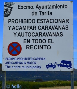 Camper forbidden in Tarifa! Calle Milano Negro, 2, 11380 Tarifa, Cádiz, Spanien – April 2016