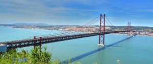 Brücke nach Lisboa über den Fluss Tejo