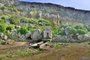 Natürlicher Brunnen - Lalla-Fatna - R301, Marokko (nur selten so leer wie jetzt gerade!)