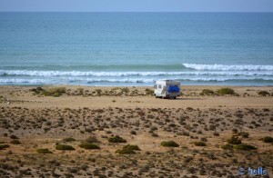 Parking at Plage Aouzioualte - Cercle de Jraifia - Laâyoune-Sakia El Hamra – Marokko – January 2016