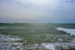 Kite-Surfer am Weststrand von Dakhla – Marokko