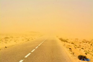 ...Mitten drin! - Sandstorm - On the Road to Dakhla – Marokko