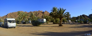 Parking on the right of the R 104 in Tafraoute - Cercle de Tafraoute - Souss-Massa - Marokko – March 2016