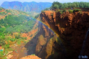 Regenbogen an den Ouzoud-Wasserfällen – Marokko