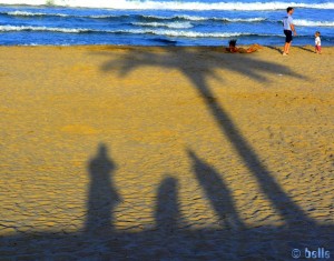 Lange Schatten am Strand von Alboraya – Spain