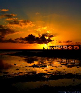 Sunset at Playa de los Lances Norte - Tarifa – Spain → 55mm → 17:56:05 → Vertikal-Panorama-Bild