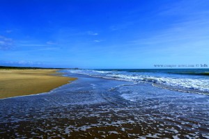 Die Flut erobert den Strand - Playa la Bota – Spain