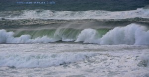 Waves at Praia das Pedras Negras – Portugal
