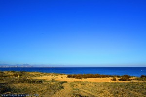 Steintürme am Playa de Los Arenales del Sol – Spain