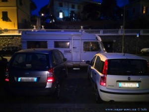 Warten auf einen Parkplatz - Genova – Italy