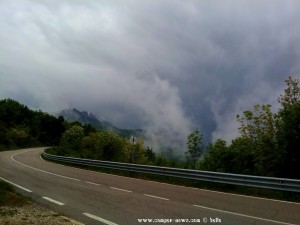 Die Wolken hängen tief - SS5 auf 750m – Italy