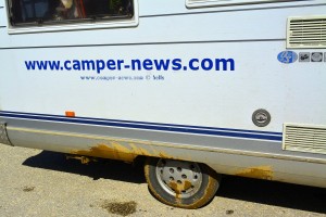 Nach den Feldwegen mit Schlammlöchern - On the Road in Greece