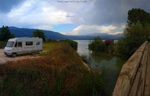 Parking at Lake Límni Ioaninon - Ioánnina – Greece