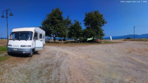 Parking at the Portofino-Beach - EO Thessalonikis Kavalas - Riviera - Volvi 570 21 – Greece
