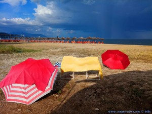 Strand-Equipment wieder trocknen - Portofino Beach – Greece 