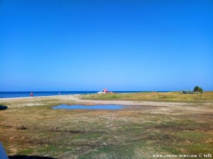 PKW mit Sonnenschirm - Ikismos Lefkes – Greece