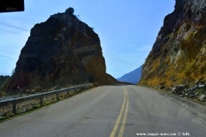 Was ist hinter der Kurve? On the Road in Greece