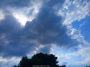 Dicke fette Wolken am Kavos Beach – GreeceDicke fette Wolken am Kavos Beach – Greece