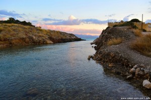 Kanal zum Meer am Limni Vouliagmenis – Greece