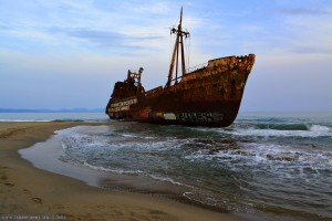 Schiffswrack Dimitrios am Valtaki Beach kurz vor Gythio – Greece