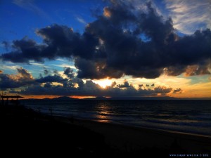 Die letzte Sonne am Kyllini Beach - Greece