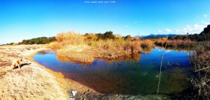 Kleiner Fluss am Lagkouvardos Beach – Greece