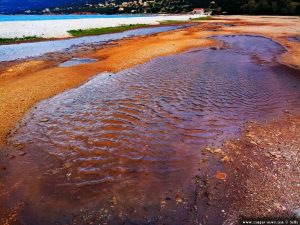 Grosse Pfütze am Salanti Beach – Greece