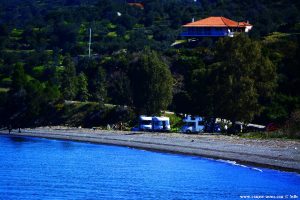 Einige Camper am Metamorfosi Beach – Greece