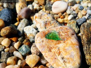 Glasscherbe am Portofino Beach – Greece