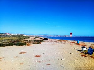 Nahezu täglich fährt sich da einer fest - Agua Amarga Playa - Alicante - Spain