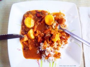 Curry-Chicken mit Cashews und Banane