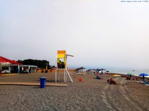 Was für eine blöde Farbe für einen BayWatch-Turm - Aldea Beach - Manilva - Spain