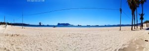 Strand von Palmones mit Gibraltar im Hintergrund – Spain