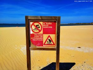 Links ist Baden verboten am Playa de Valdelagrana - Valdelagrana – Spain