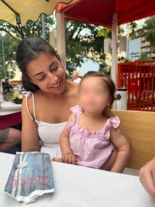 Meine Tochter Julia mit meiner Enkelin Sophie